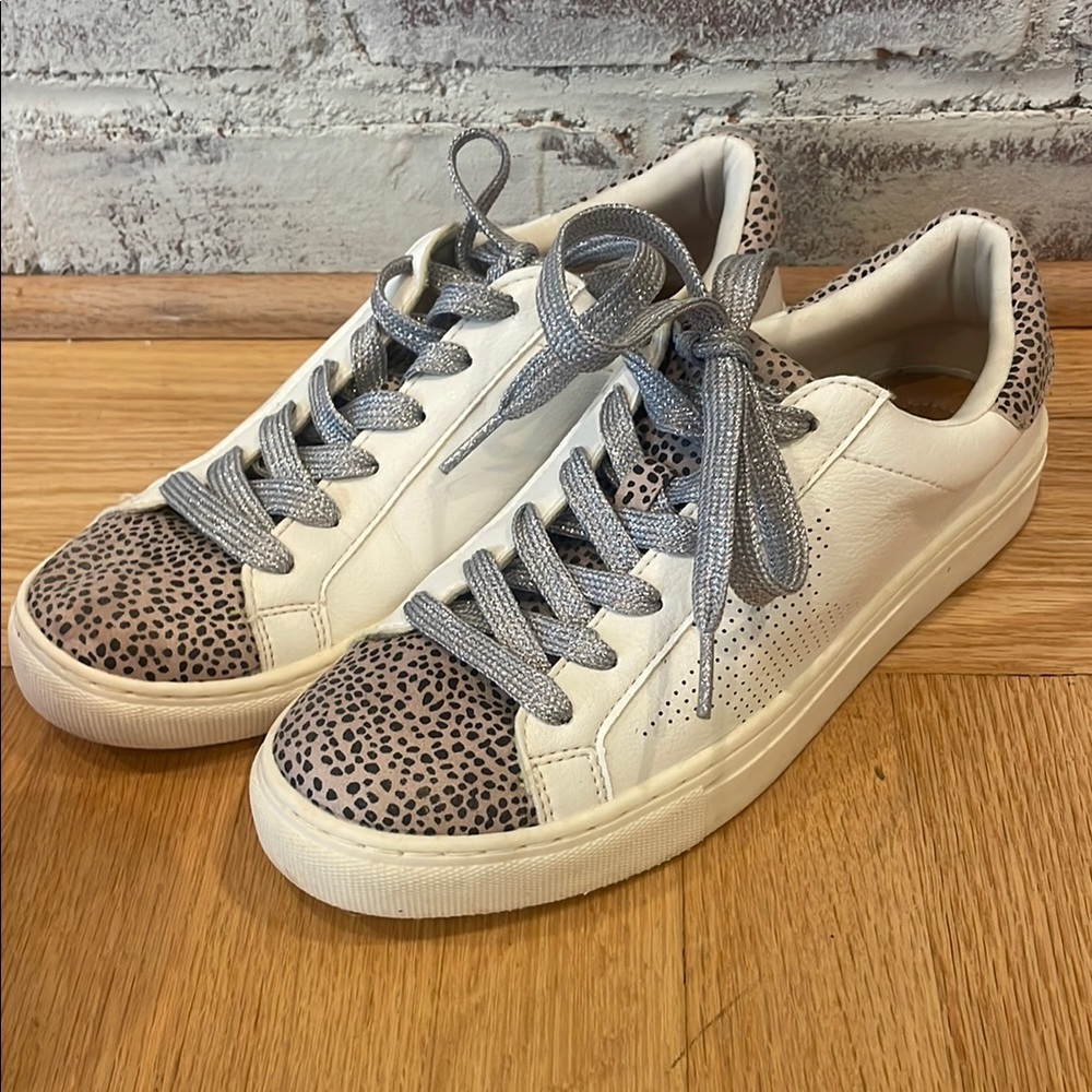 Stylish White and Gray and Leopard Print Women's Sneakers, size 8